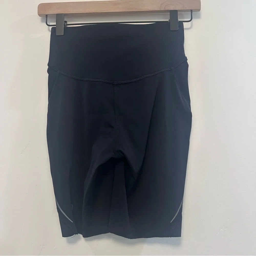 LULULEMON black Base Pace HR Short 8